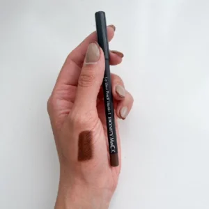 خط لب قهوه ای بدون داشتن قرمزی