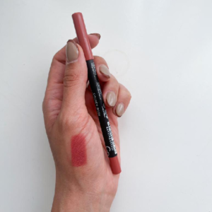 خط لب گلدن رز شماره 531 با رنگ نود صورتی و بافت نرم